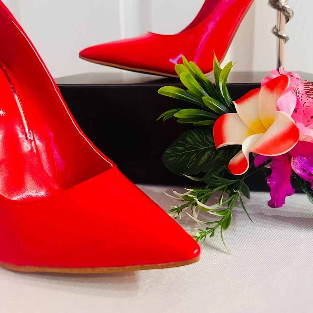 Shoe Dazzle striking bold